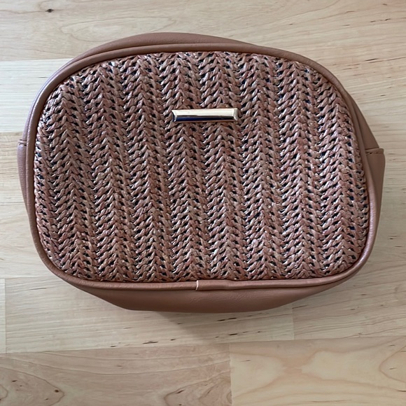 Sale! Basketweave Belt Bag - Picture 1 of 4
